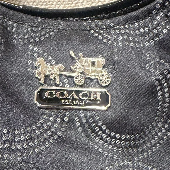 Coach Maggie Signature Optic canvas Link Chain Black/Gray Handbag Shoulder Bag - Picture 3 of 12